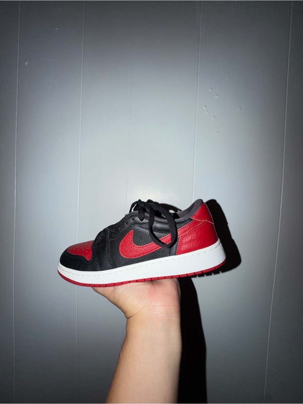 Kids Nike “Banned” retro Low OG Size 7Y